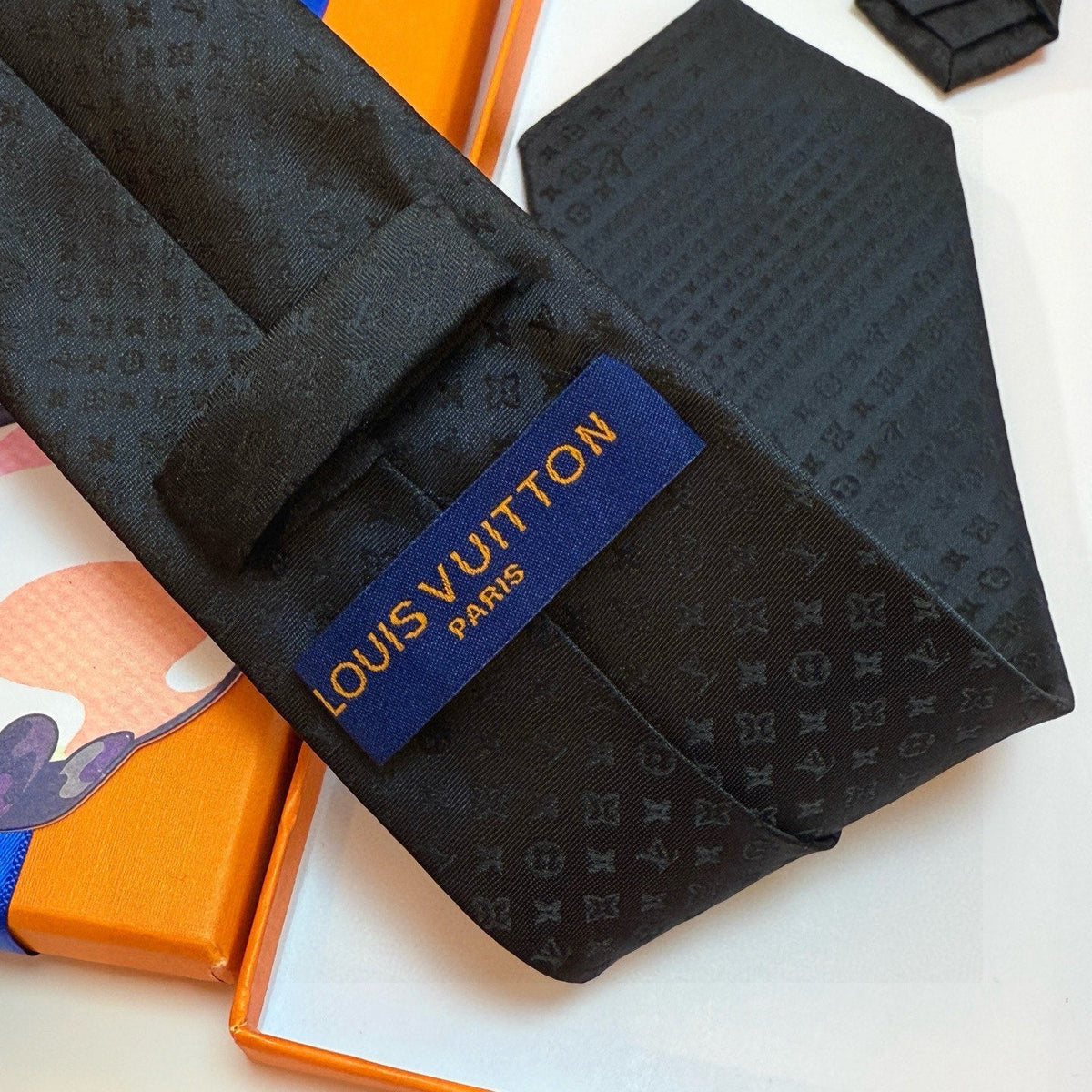 Louis Vuitton Style Men's Textured Silk Tie