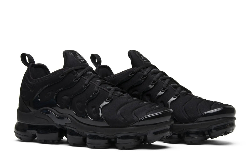 Nike Air VaporMax Plus 'Triple Black' – All-Black Futuristic Runner with Full-Length VaporMax Air
