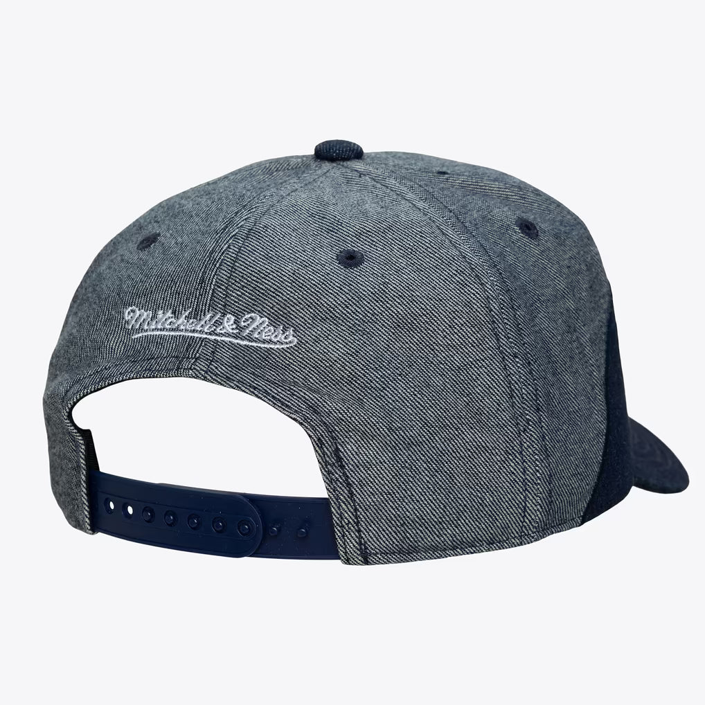 M&N NBA Chicago Bulls Denim Sharktooth Pro Snapback Hat