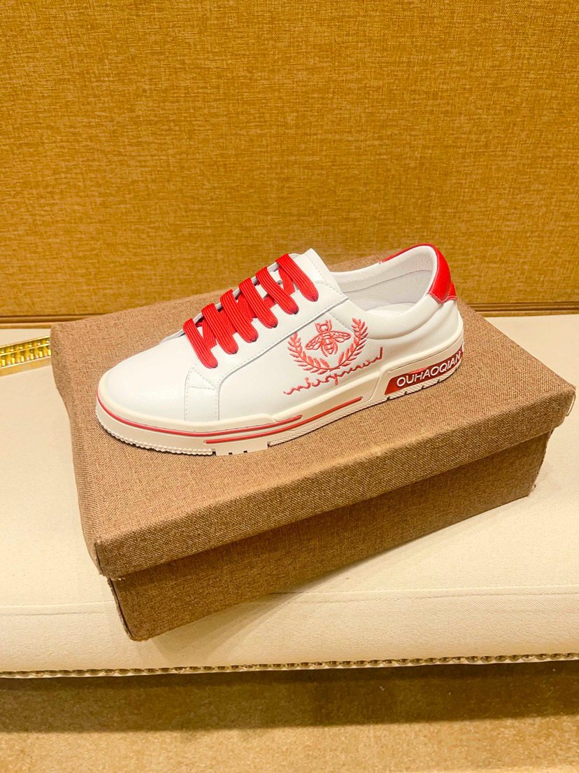 LUOHAOQIAN White & Red Graphic Low-Top Sneakers