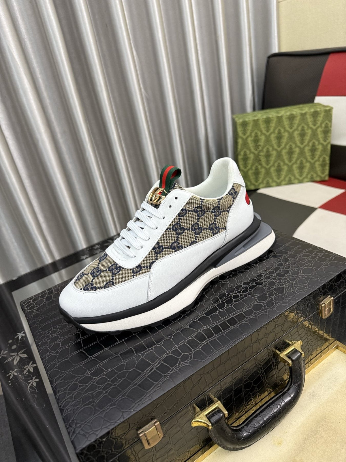 Gucci Men's Patterned Panel Low-Top Sneakers - Lace-Up Closure