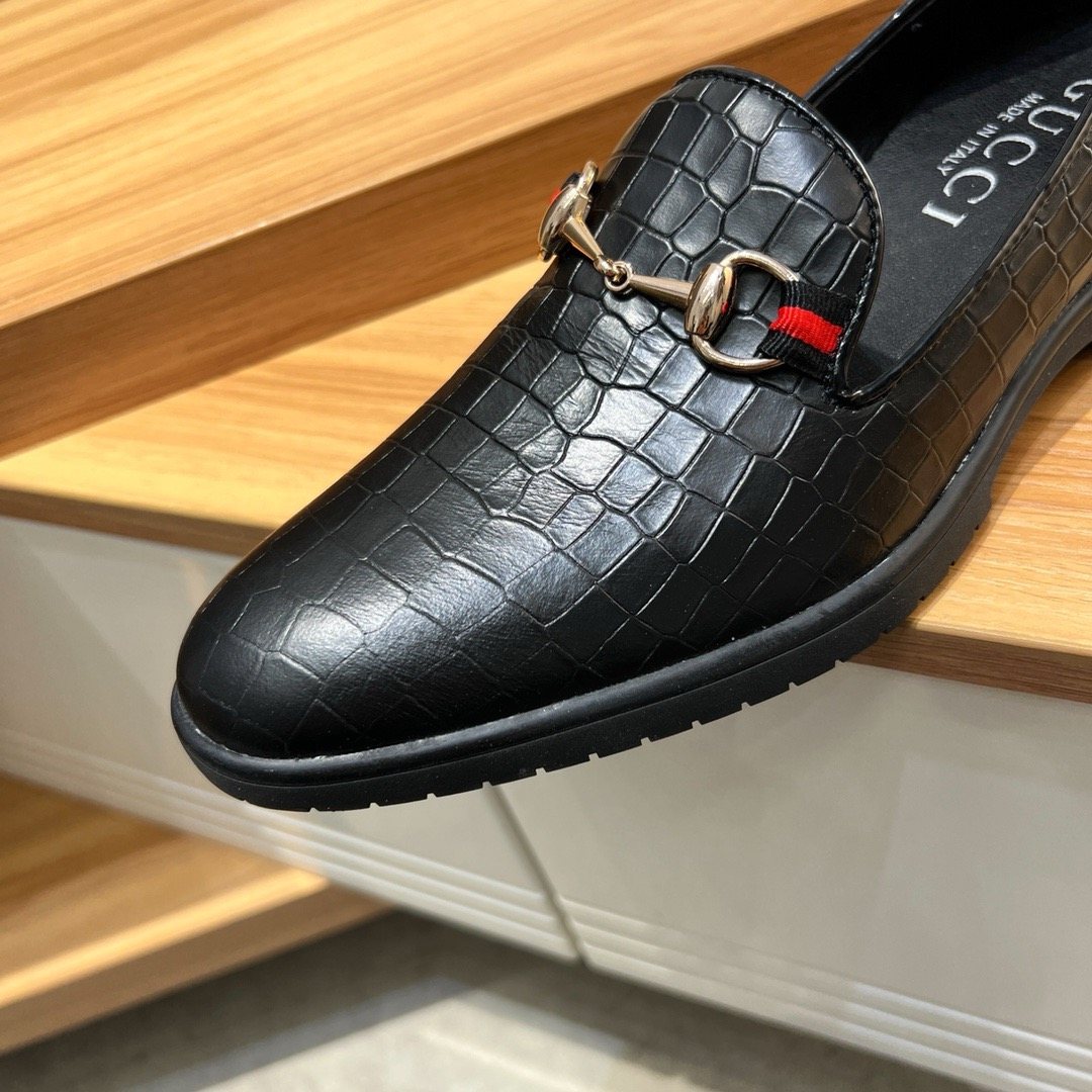 Gucci Men's Croc-Embossed Horsebit Loafers